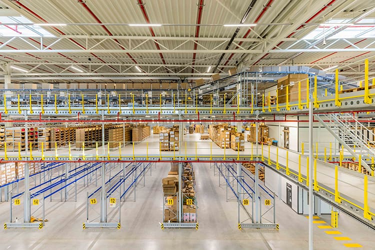 Mezzanine flooring - warehouse Anera Hunkemöller